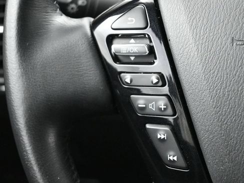 Used 2023 Nissan Armada SL w/ Captain's Chairs Package RWD image 8