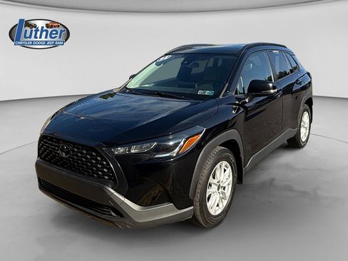Used 2022 Toyota Corolla Cross LE FWD image 1