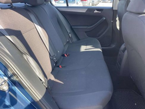 Used 2016 Volkswagen Jetta SE FWD image 12