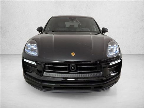 New 2026 Porsche Macan image 6