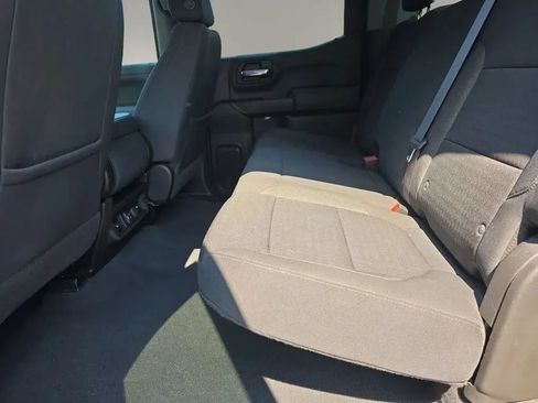 Used 2022 Chevrolet Silverado 1500 LT AWD/4WD image 10