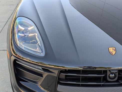 Certified 2026 Porsche Macan AWD/4WD image 12