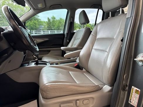 Used 2017 Honda Ridgeline RTL-T image 12