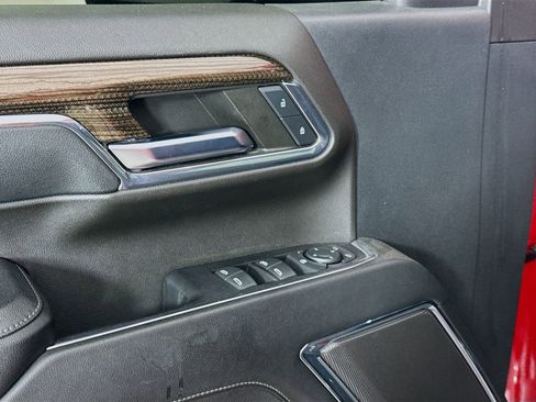 Used 2024 Chevrolet Silverado 2500 LT w/ Convenience Package image 18