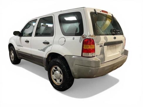 Used 2001 Ford Escape XLS image 3