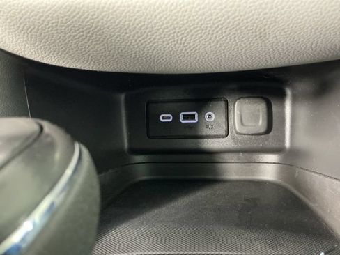 Used 2020 Chevrolet Equinox LS w/ LS Convenience Package FWD image 29