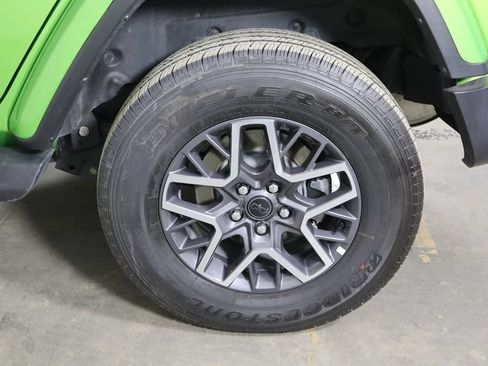 Used 2026 Jeep Wrangler Unlimited Sahara AWD/4WD image 42