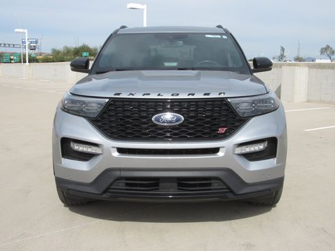 Used 2023 Ford Explorer ST w/ Equipment Group 401A image 3