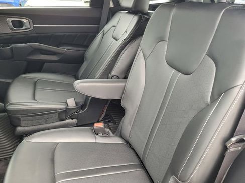 Used 2023 Kia Sorento SX image 13