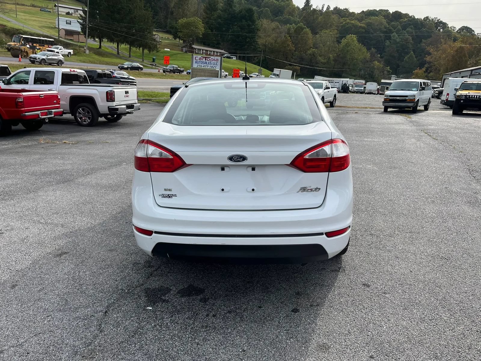 Used 2015 Ford Fiesta SE FWD image 5