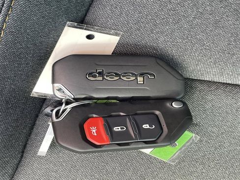 New 2025 Jeep Gladiator Sport image 34