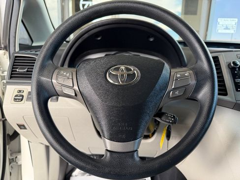 Used 2012 Toyota Venza LE w/ LE Convenience Pkg FWD image 8