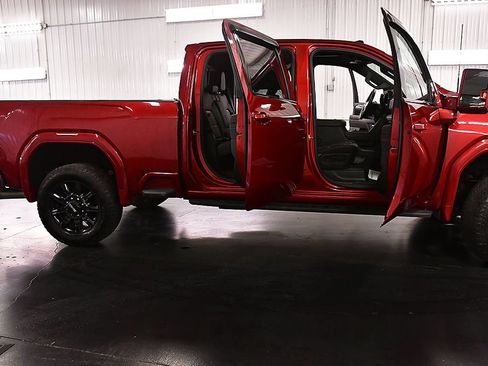 Used 2025 GMC Sierra 2500 AT4 w/ AT4 Premium Plus Package AWD/4WD image 36