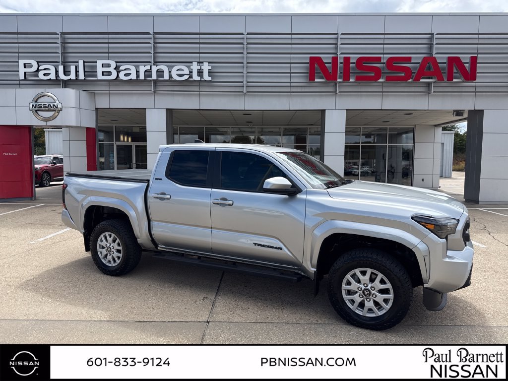 Used 2024 Toyota Tacoma SR5 AWD/4WD image 3
