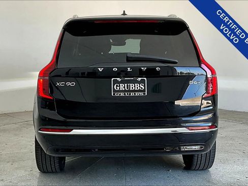 Certified 2025 Volvo XC90 B6 Plus image 6