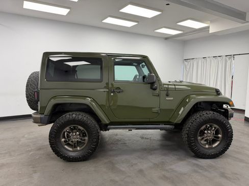 Used 2016 Jeep Wrangler Sahara AWD/4WD image 10