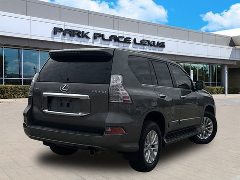 Used 2014 Lexus GX 460 image 2