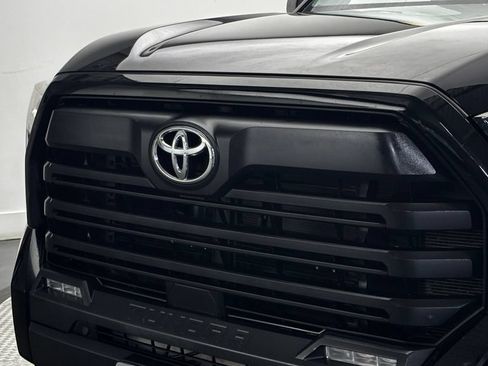 Used 2022 Toyota Tundra SR5 w/ SR5 Convenience Package AWD/4WD image 2
