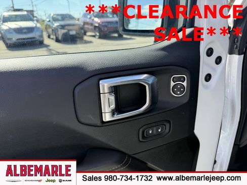 Used 2025 Jeep Wrangler Unlimited Sahara w/ Safety Group image 14