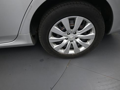 Used 2012 Toyota Corolla LE image 19