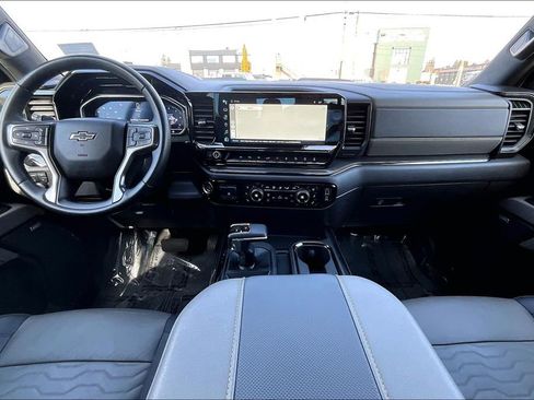 Used 2024 Chevrolet Silverado 1500 ZR2 image 17