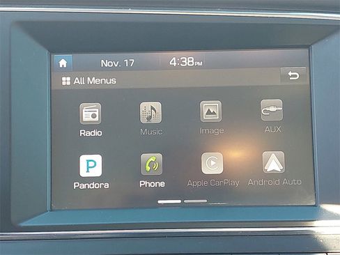 Used 2017 Hyundai Elantra SE image 18