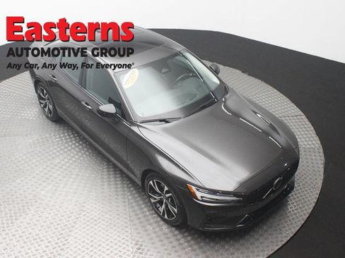 Used 2024 Volvo S60 B5 Core AWD/4WD image 3