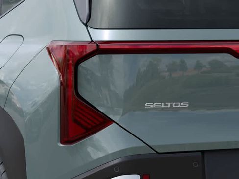 New 2027 Kia Seltos EX FWD image 11