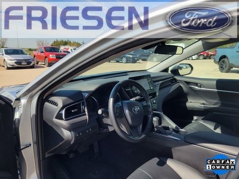 Used 2024 Toyota Camry SE image 12