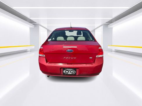 Used 2009 Ford Focus SE FWD image 4