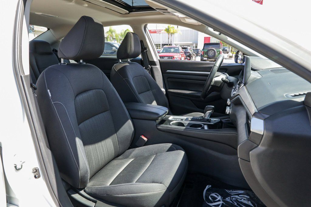 Used 2023 Nissan Altima 2.5 SV w/ SV Premium Package FWD image 21
