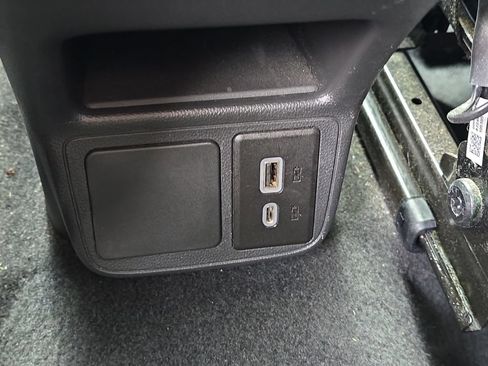 Used 2024 Buick Encore GX Sport Touring AWD/4WD image 23