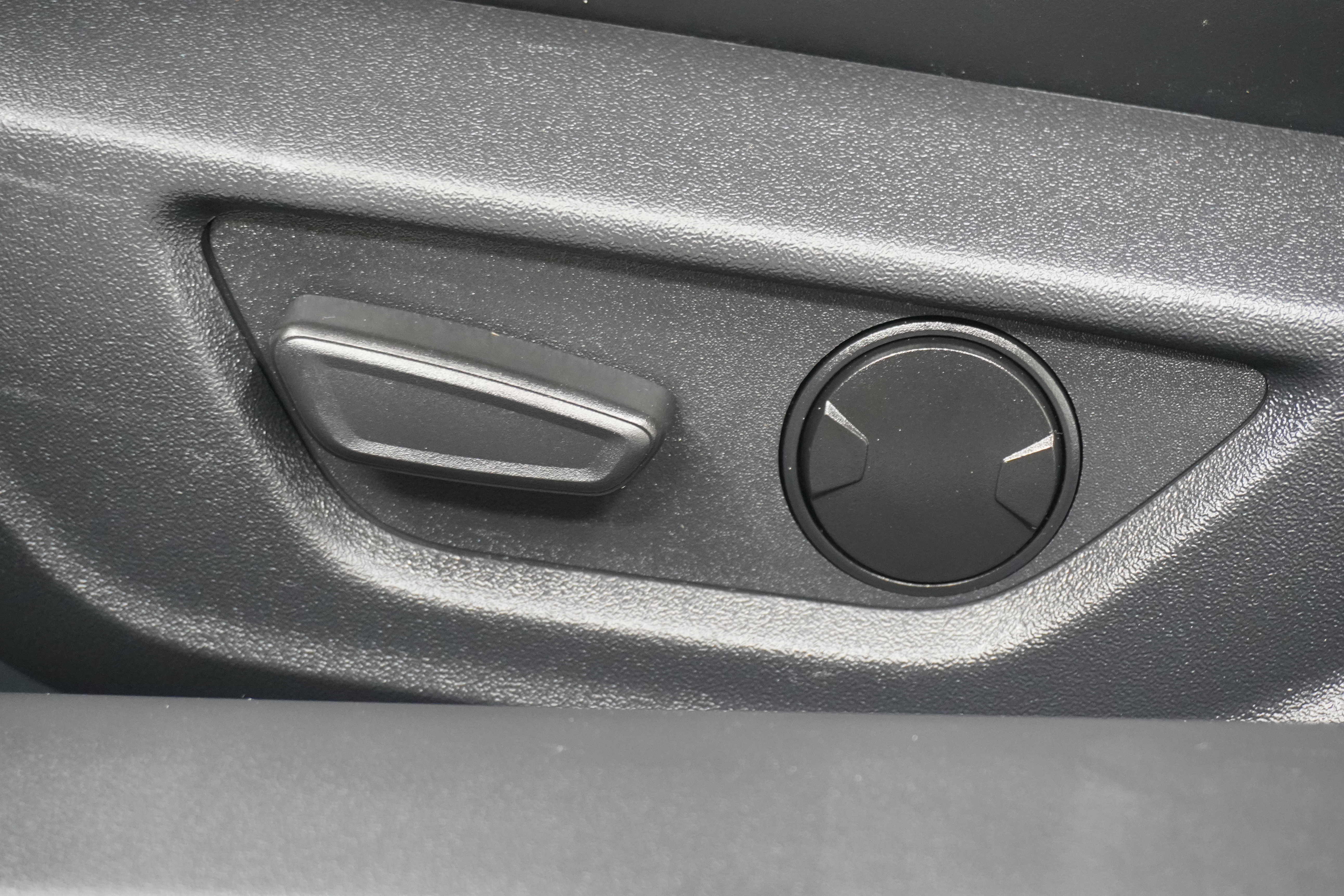 Used 2025 Ford Mustang Dark Horse RWD image 15