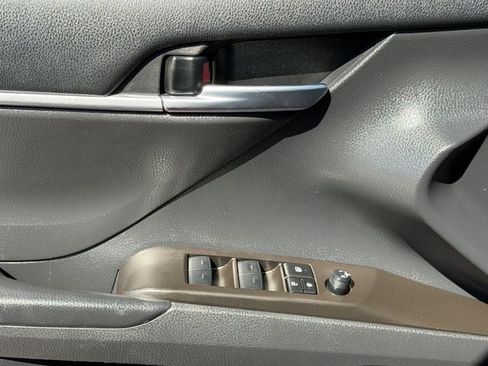 Used 2023 Toyota Camry SE FWD image 21
