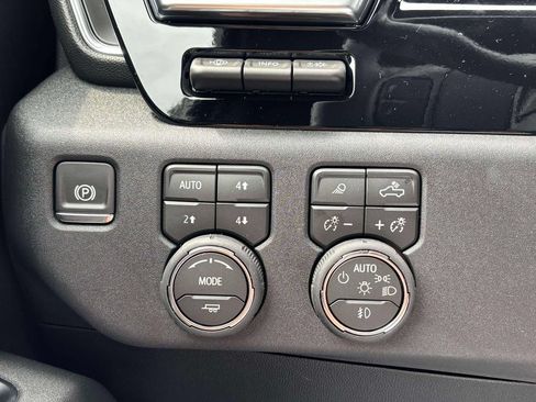 New 2026 Chevrolet Silverado 2500 High Country w/ High Country Premium Package AWD/4WD image 13