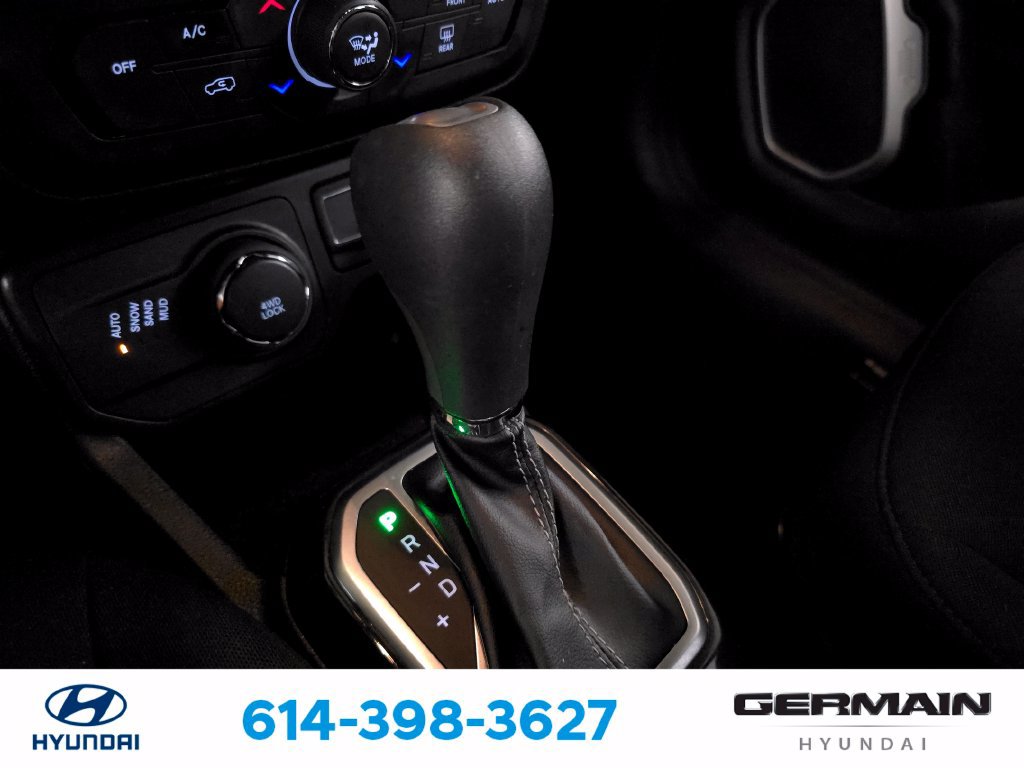 Used 2021 Jeep Renegade Latitude AWD/4WD image 25