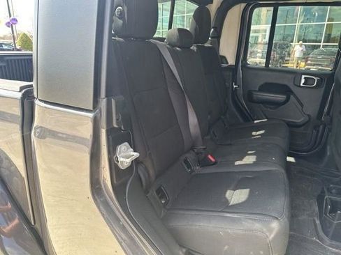 Used 2023 Jeep Gladiator Sport image 34