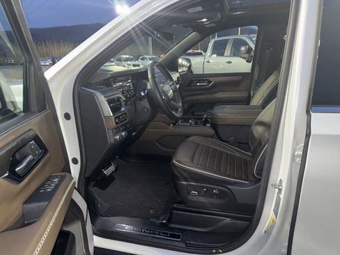 Used 2025 GMC Yukon XL Denali Ultimate image 14