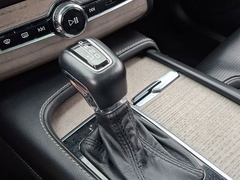 Certified 2022 Volvo XC90 T6 Inscription w/ Climate Package image 15