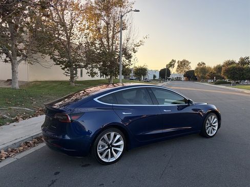 Used 2018 Tesla Model 3 Long Range AWD/4WD image 4