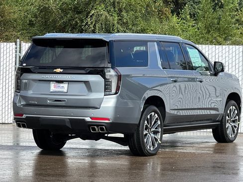 New 2026 Chevrolet Suburban High Country image 4