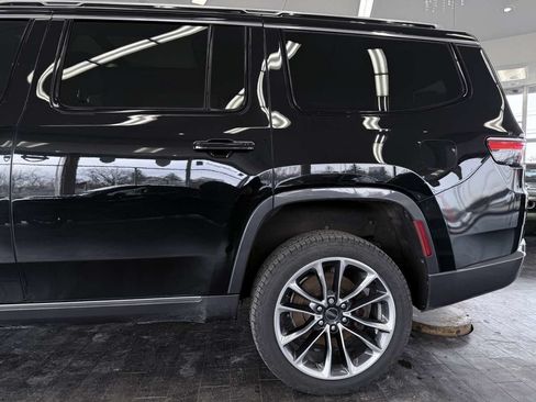 Used 2022 Jeep Wagoneer Series III w/ Premium Group I AWD/4WD image 16