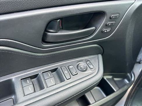 Used 2025 Honda Odyssey EX-L image 18