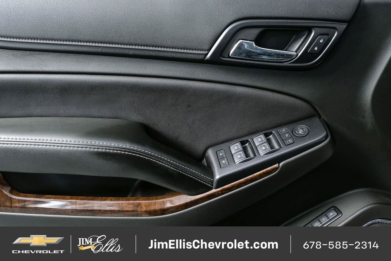 Used 2018 Chevrolet Suburban LT w/ LT Signature Package RWD image 6