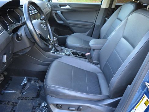 Used 2019 Volkswagen Tiguan SE AWD/4WD image 11