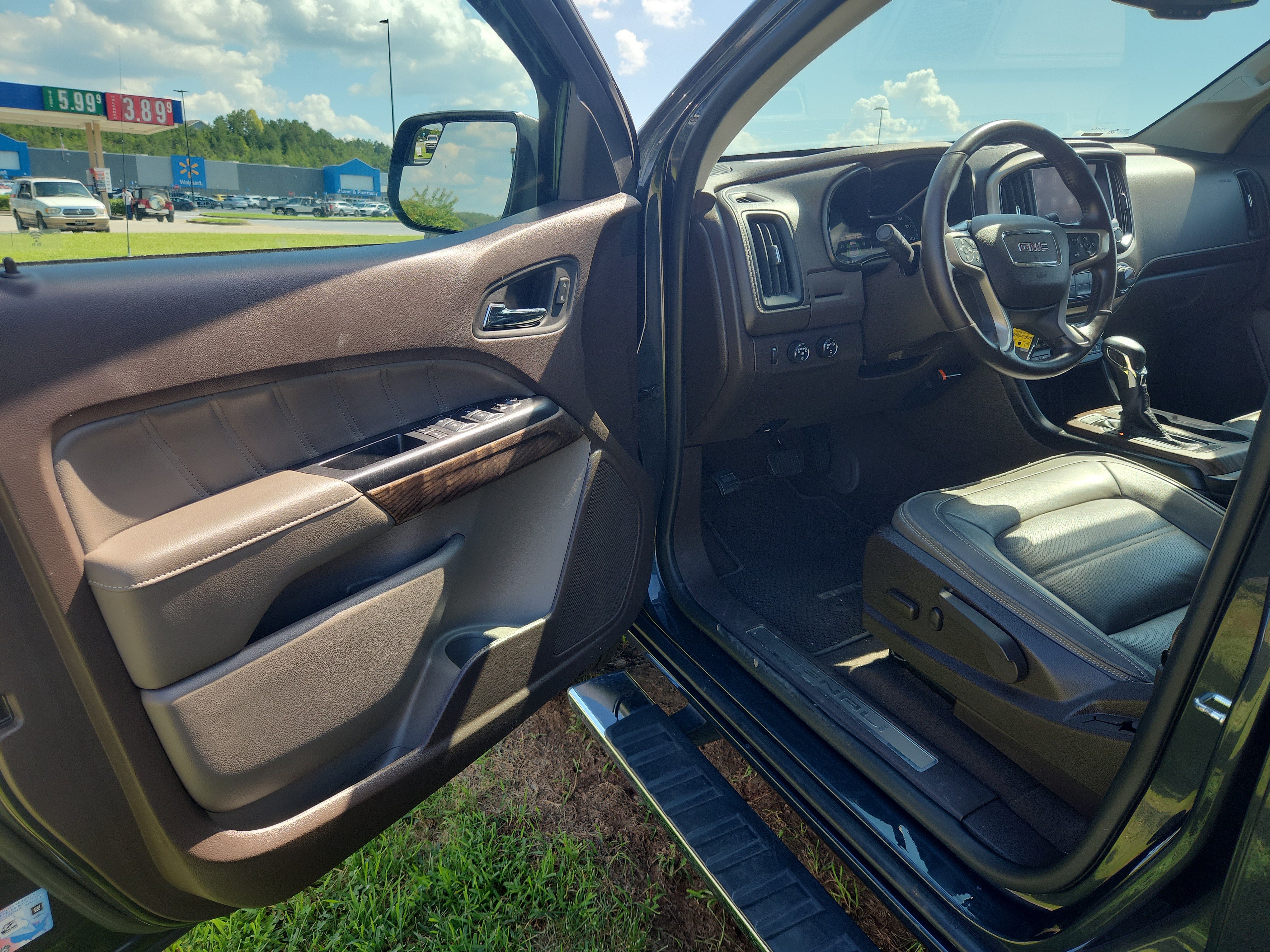 Used 2022 GMC Canyon Denali AWD/4WD image 10