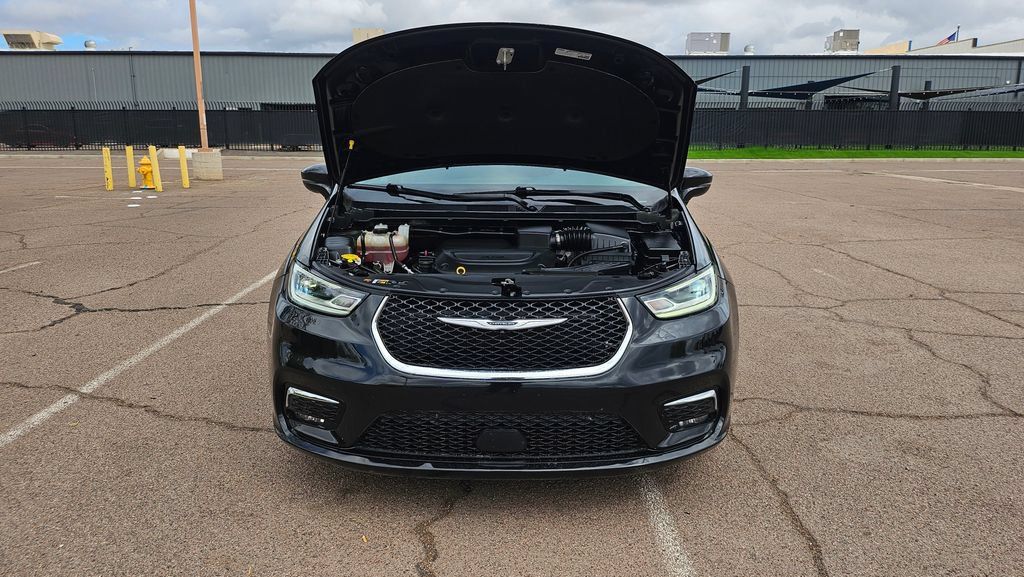 Used 2022 Chrysler Pacifica Touring-L FWD image 40