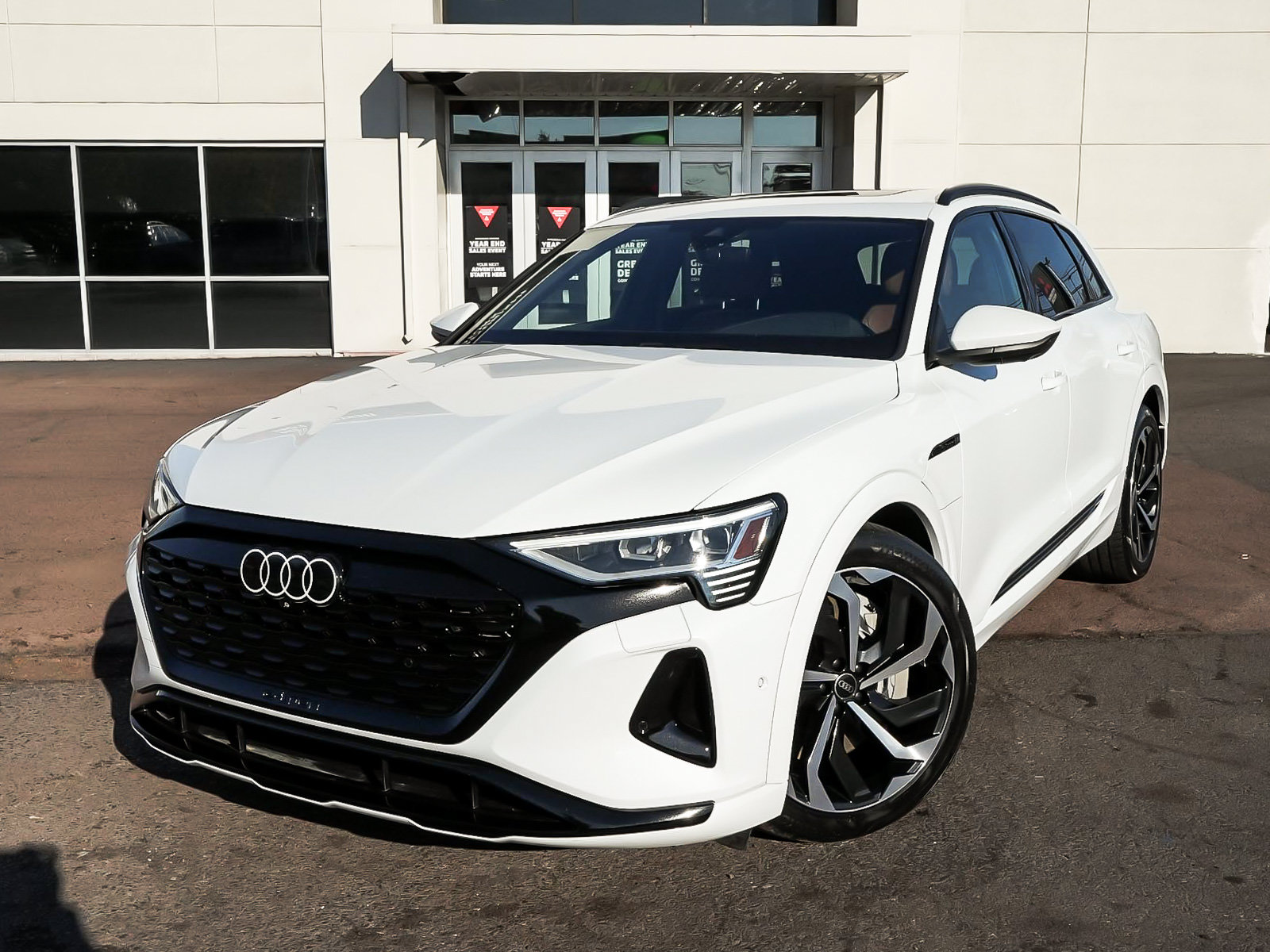 Used 2024 Audi Q8 e-tron Premium Plus AWD/4WD image 8