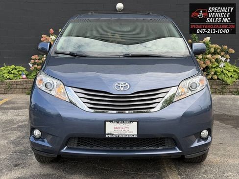 Used 2015 Toyota Sienna XLE FWD image 10