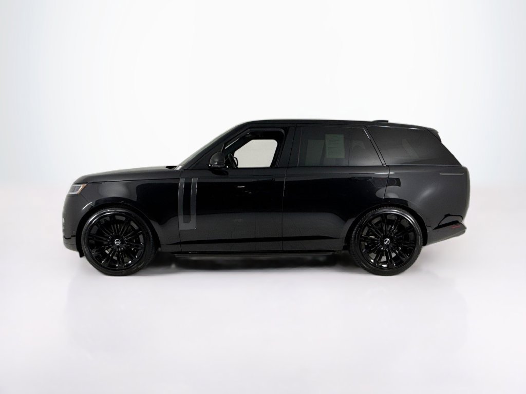 Used 2024 Land Rover Range Rover SE AWD/4WD image 2